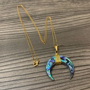 Abalone horseshoe necklace